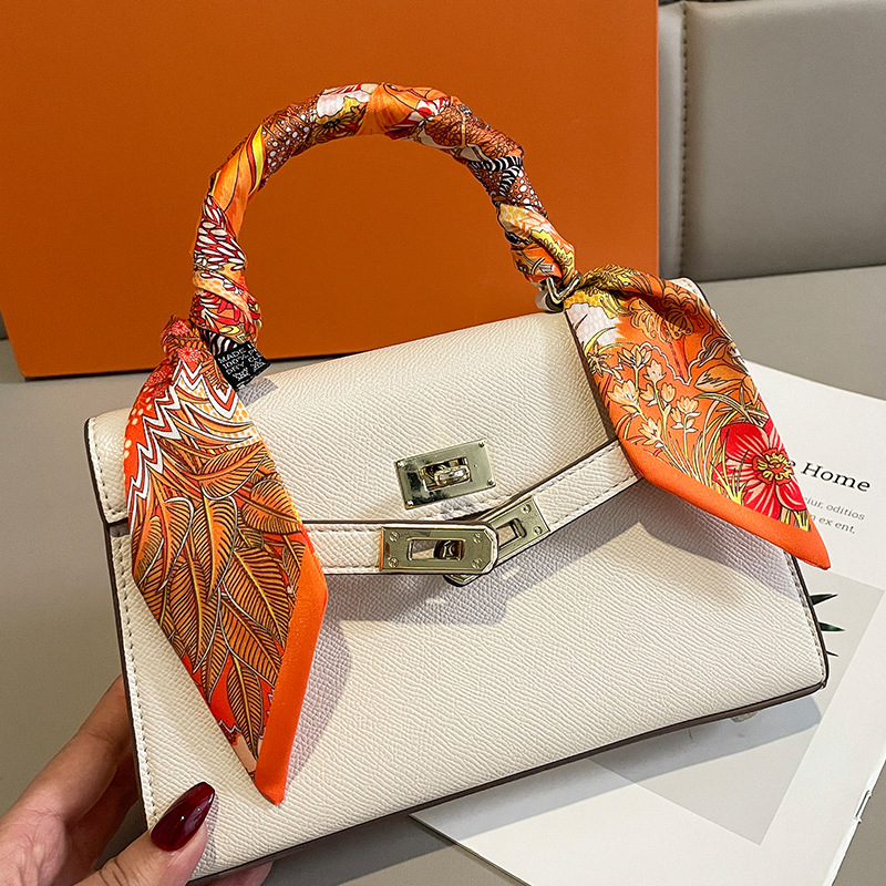 Foulard en soie imprimé Jungle - Hair Care Luxury Brands avis et prix